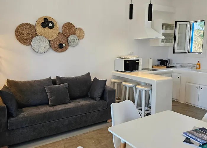 Chronos With Private Pool Villa *